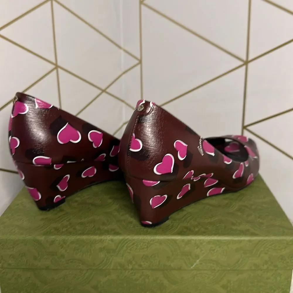 💯Authentic Gucci Heart Print Wedge Heels with Open Toes🍀